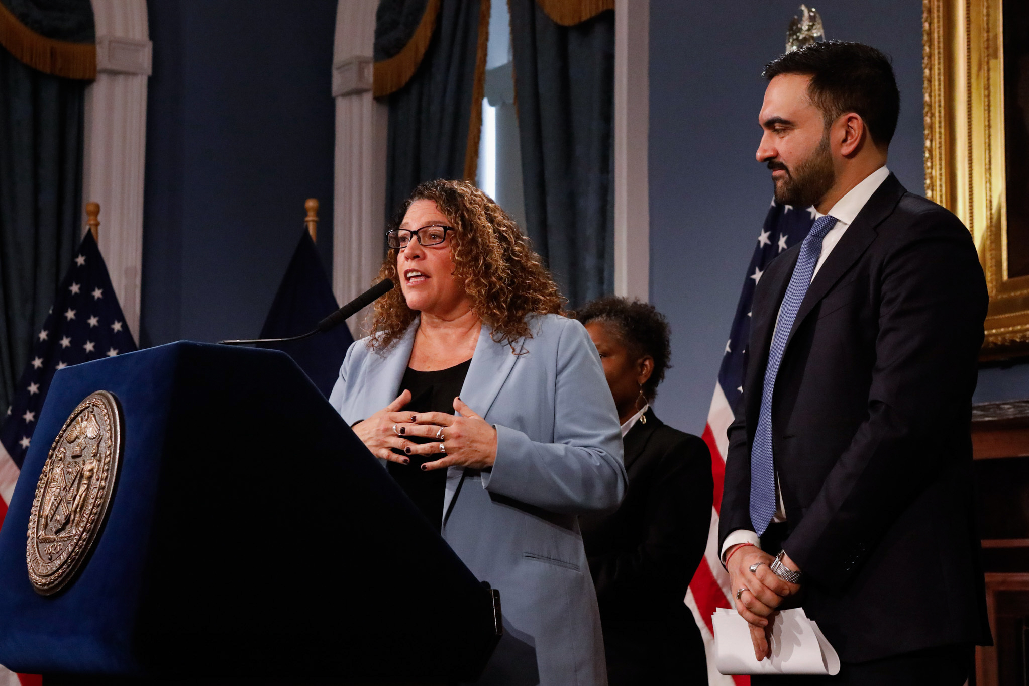 Mamdani visits Bronx community centers, pledges funding