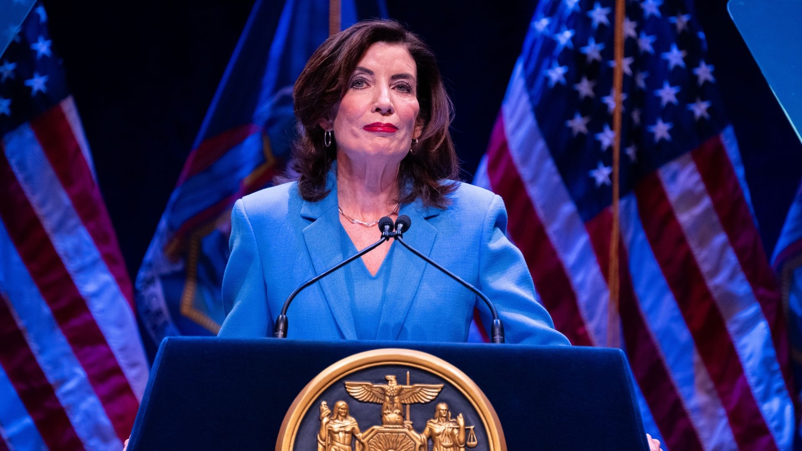 Hochul Rejects Income Tax Hikes in $260B New York Budget Proposal