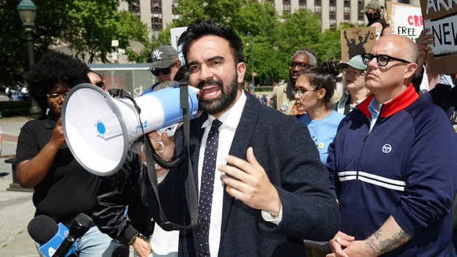 Mamdani Sends Stark Warning to ICE Agents in New York