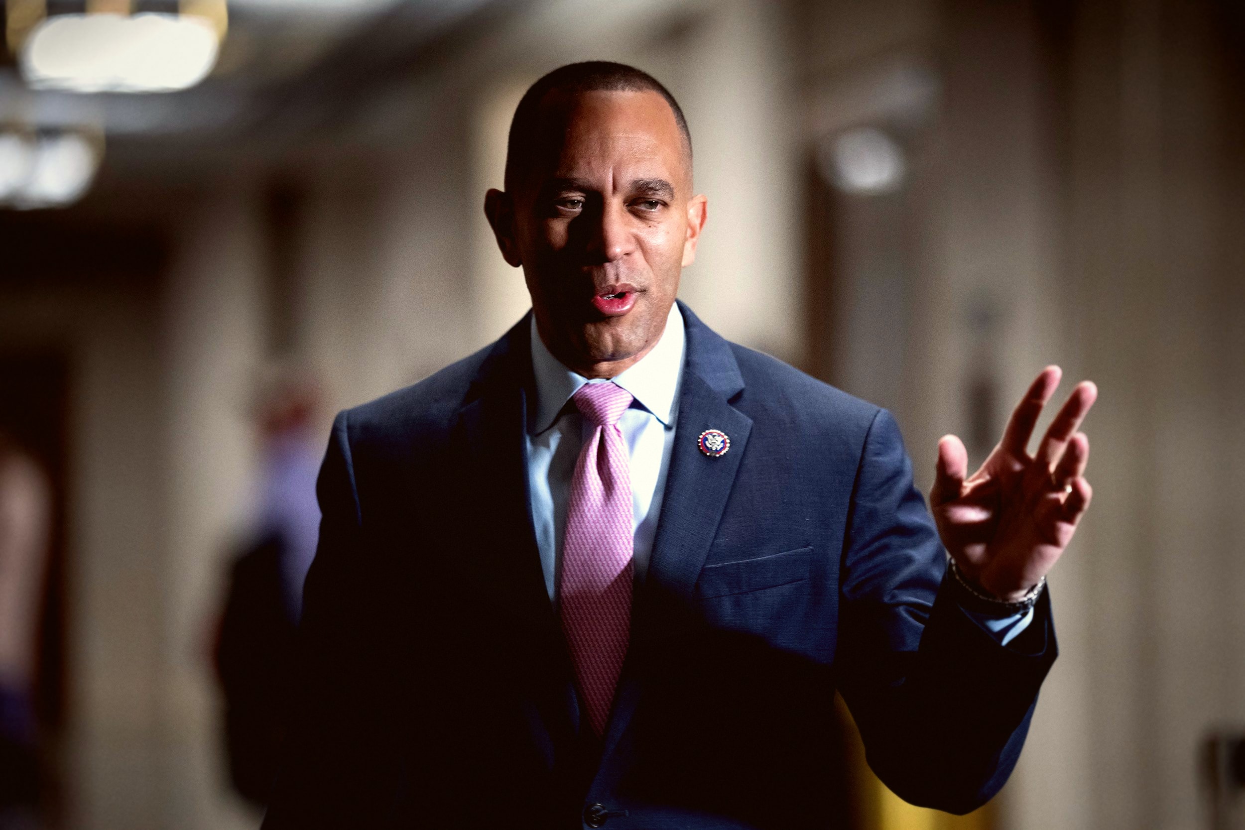Jeffries Demands Answers After Trump Captures Maduro Without Congressional Approval